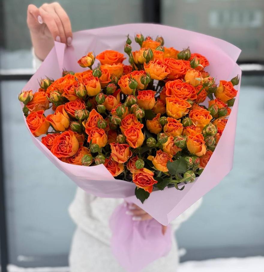 Букет из 25 мандариновых кустовых пионовидных роз