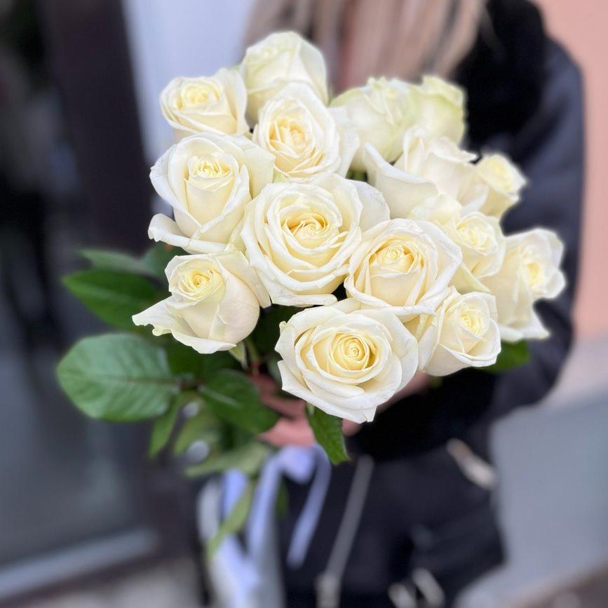 Букет из 15 белых роз 50/60 см под ленту