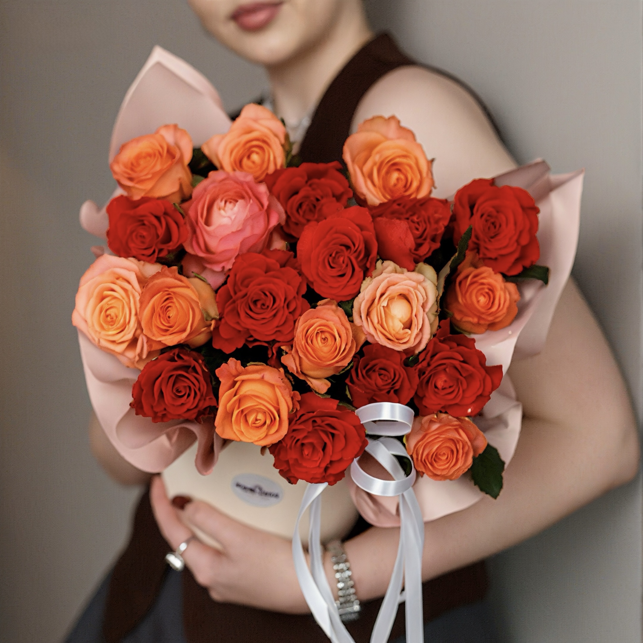 Композиция из 21 розы микс