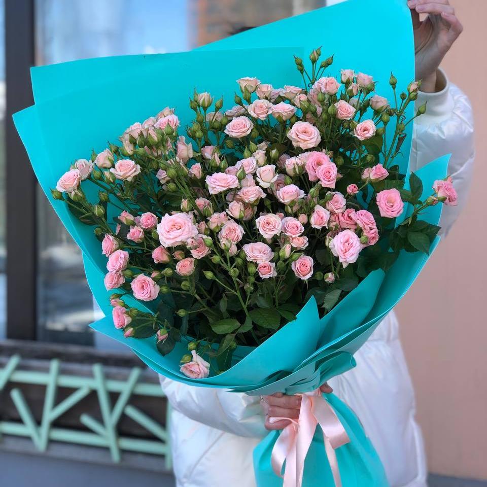 Гигант из кустовых роз