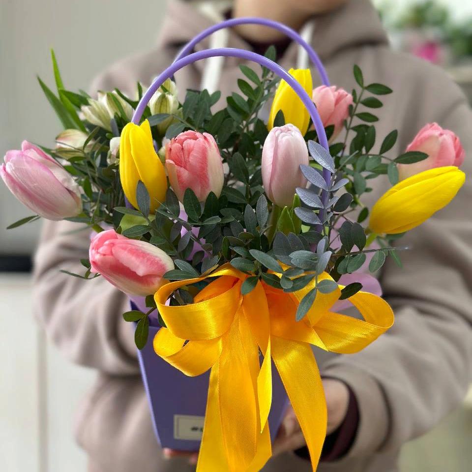 Композиция "Весенние чувства"