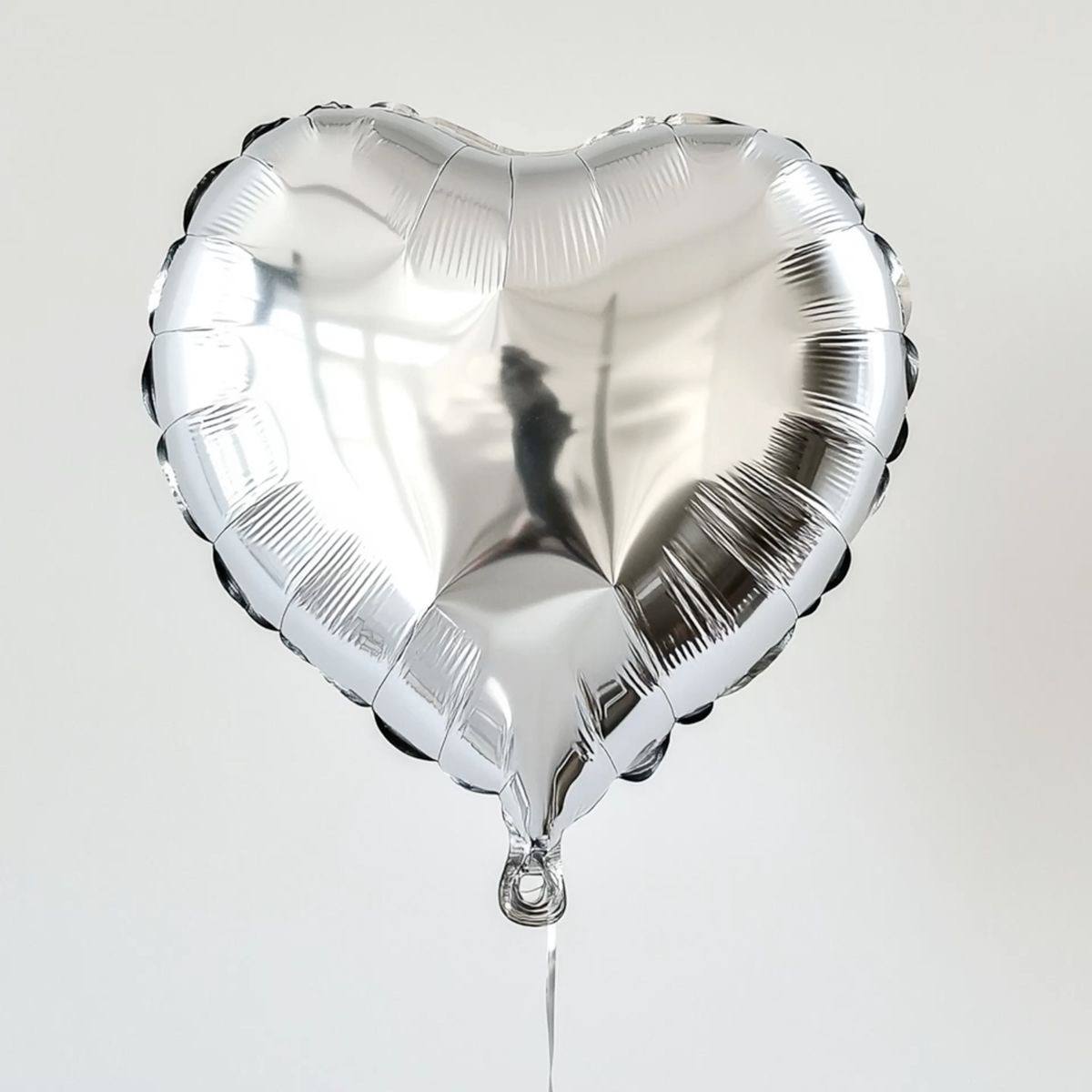 Фольгированный шар "Серебряное сердце" 1 шт