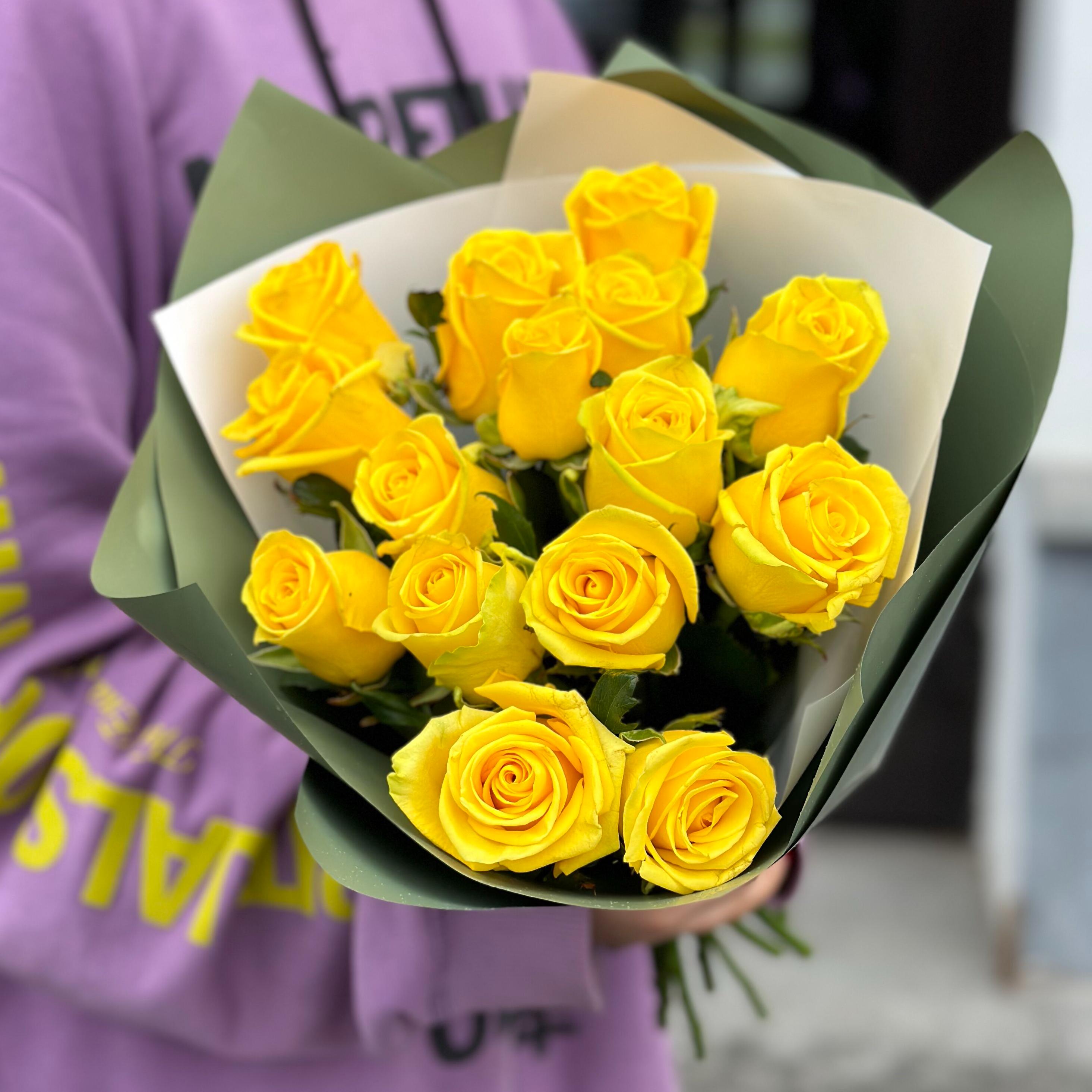 Букет из 15 лимонных роз 50/60 см