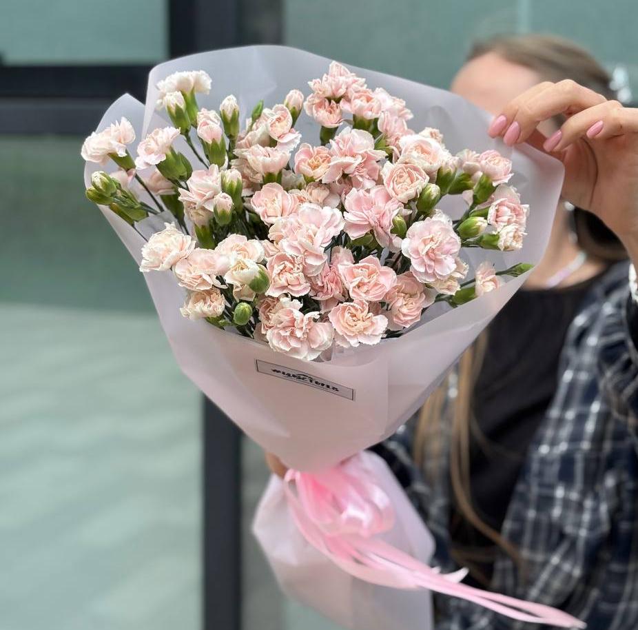 Букет из 21 кустового диантуса
