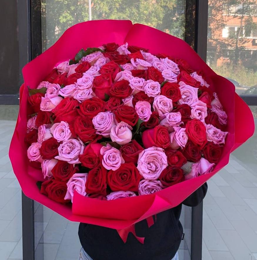 Акция! 101 красная и розовая роза 50/60 см