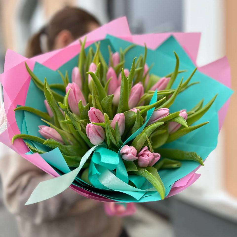 Букет из 25 розовых тюльпанов