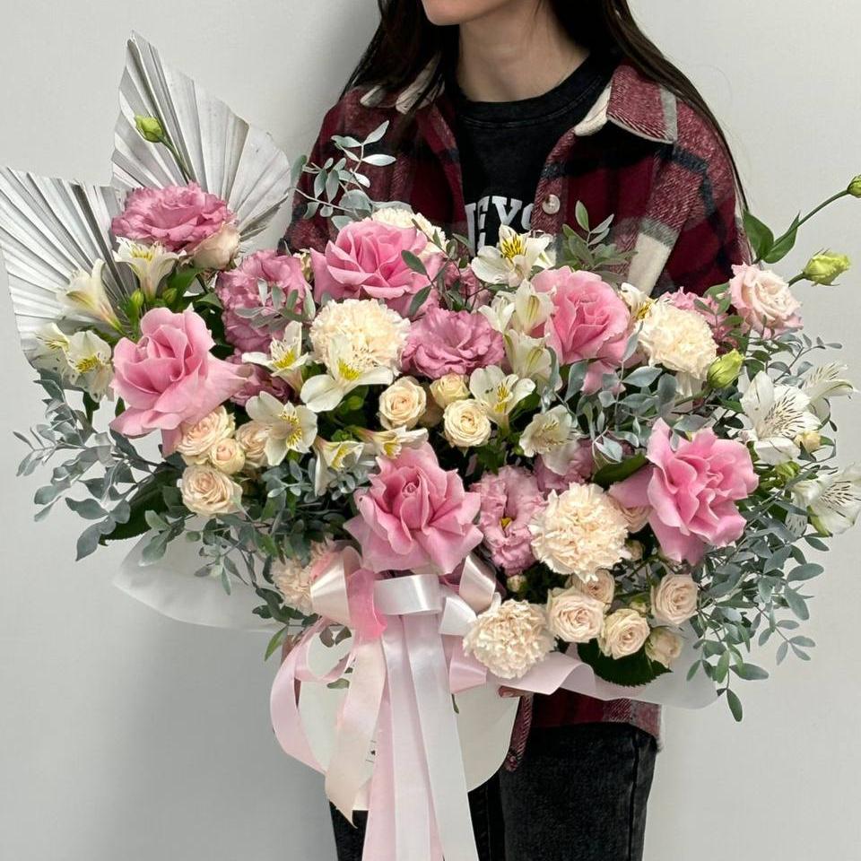 Композиция "Лепестки любви"