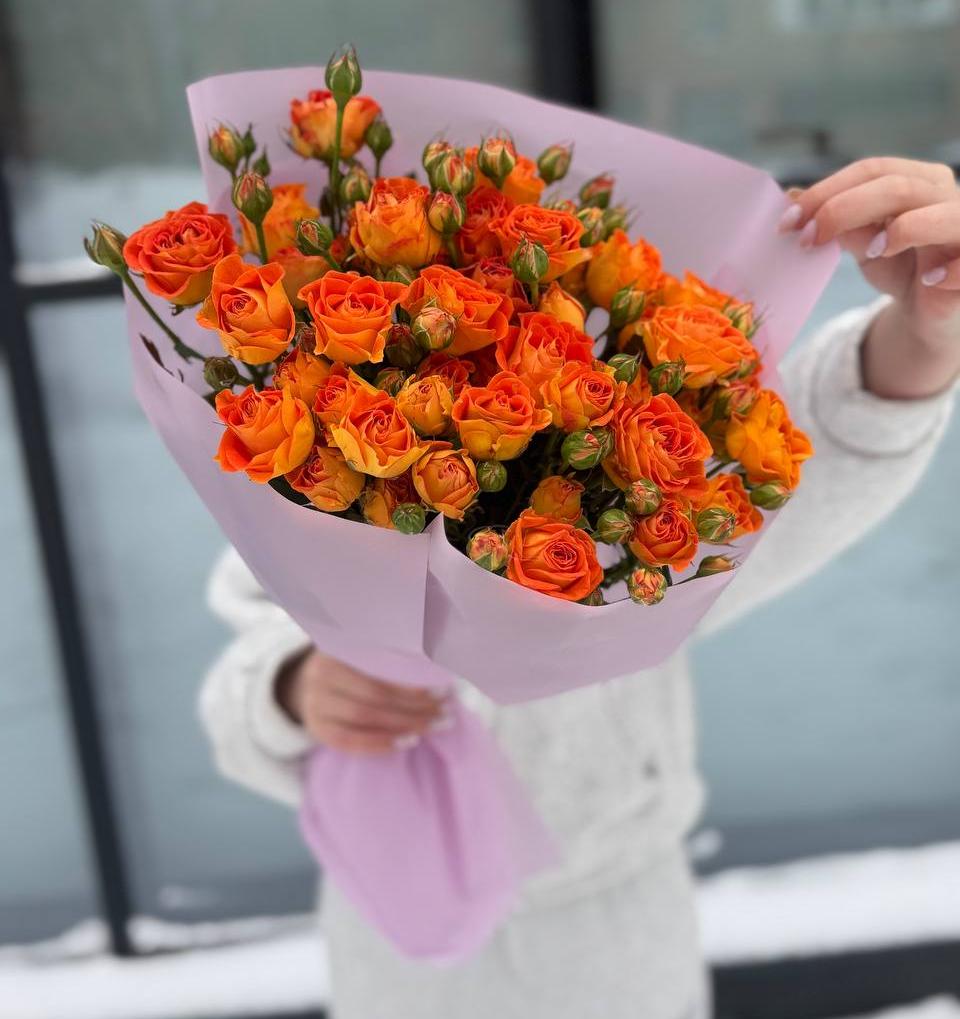 Букет из 15 мандариновых кустовых пионовидных роз