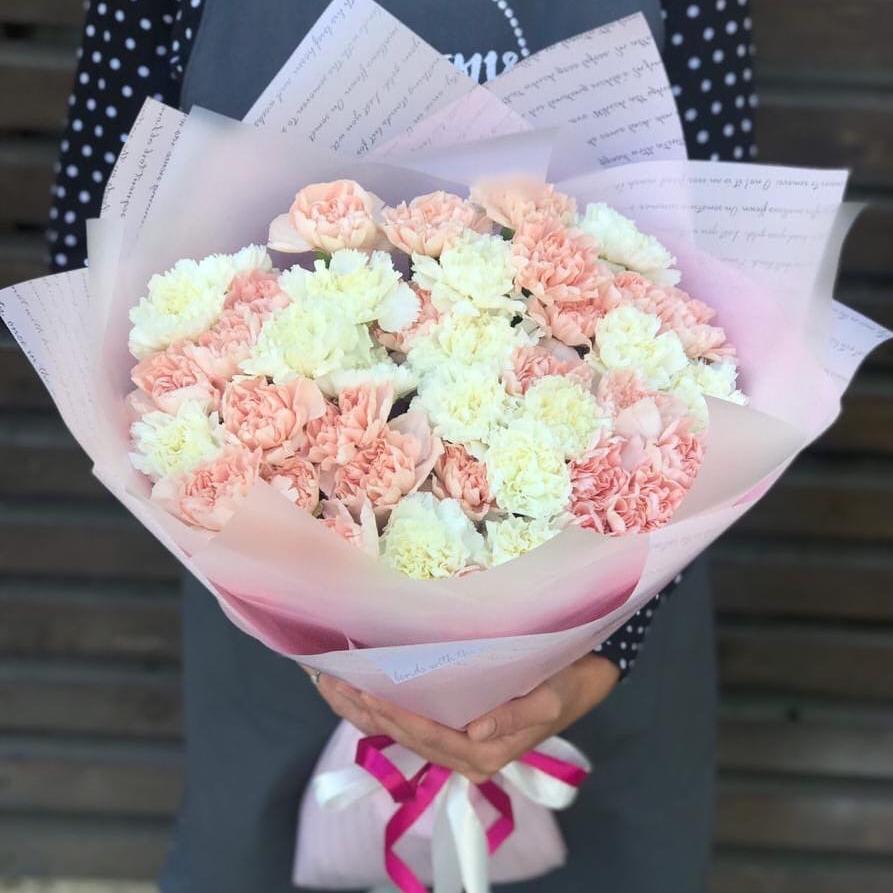 Букет из нежных диантусов