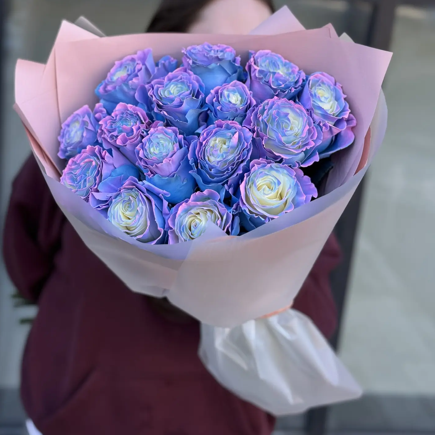 Букет "15 неоновых роз в оформлении"