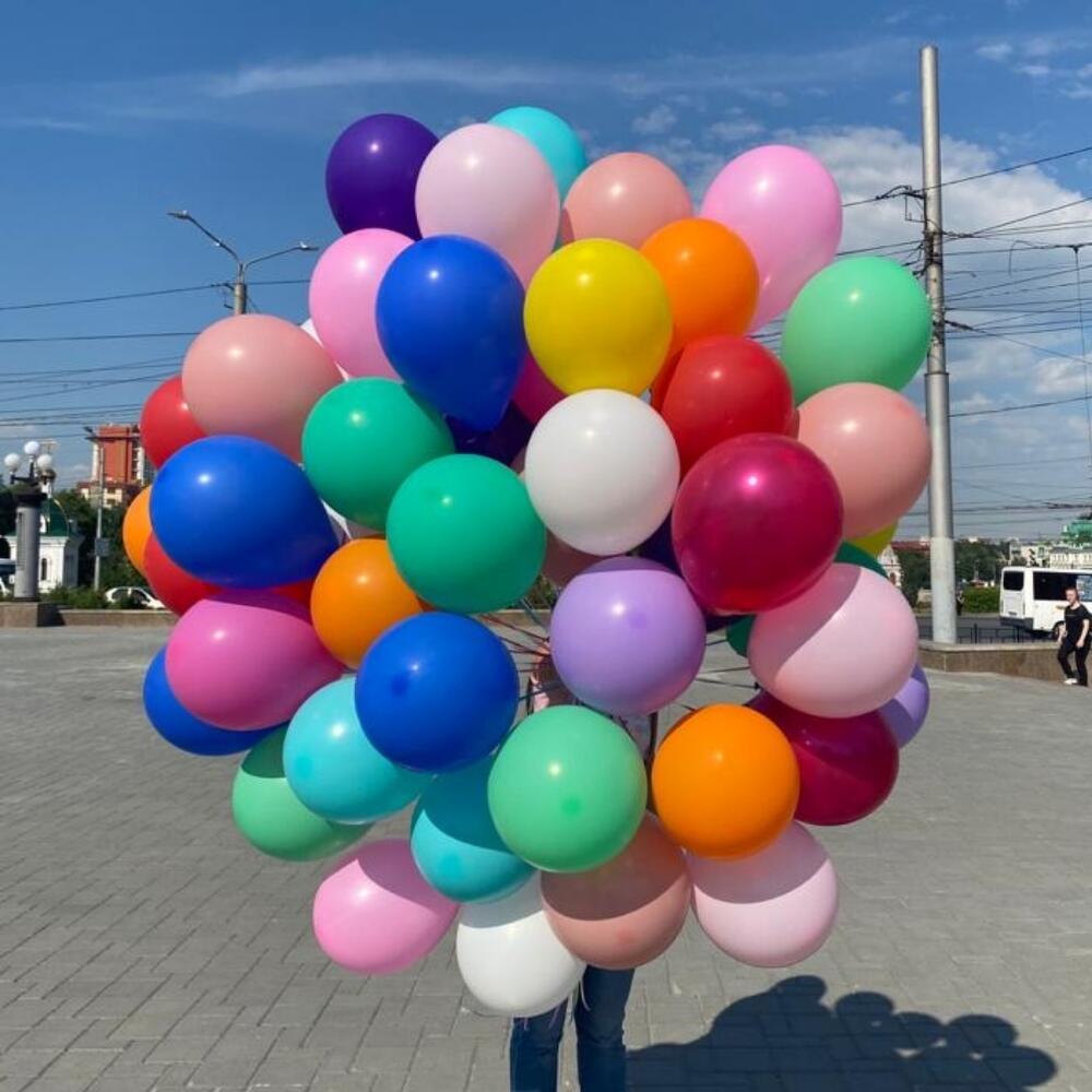 Набор из 41 разноцветного шара